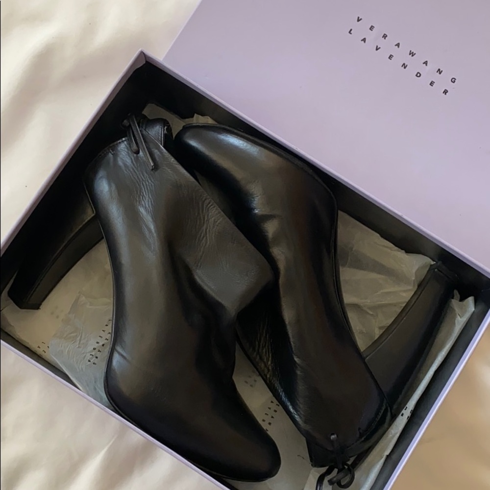 Vera Wang Paley-Black Vietri Heels